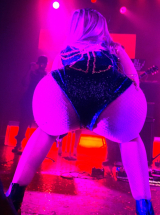 Iggy Azalea ass worship