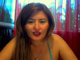 Sweet Naughty Babe Fingering Her Pussy On Cam