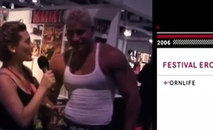 Donga Enters Horny Teen Brunette Girl 's Juicy Pussy