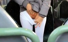 Menina Mostrando Os Peitos E A Xota No Onibus