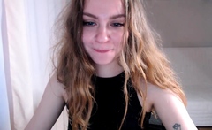 Hot Amateur Webcam Teen Masturbates For Their Fans