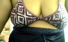 Delhi bhabhi playing with herself