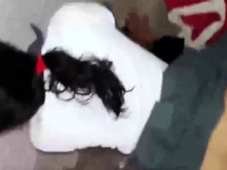 Tio folla con su sobrina