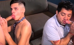 Gaydaddy enjoys orgy with college twinks