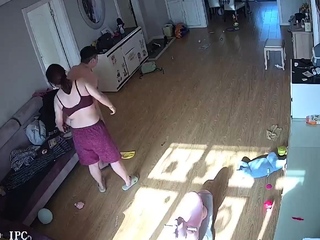 Amateur couple on real hidden cam