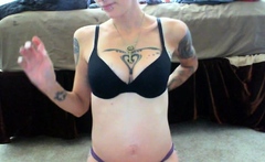 Amateur Webcam Chick Masturbates On Webcam More at