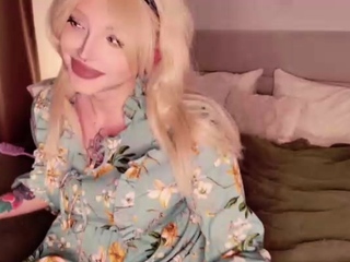 Amateur Webcam Chick Masturbates On Webcam More at