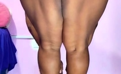 Amateur Foot Fetish Girlfriend Sucks and gives a Footjob