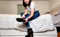 Brunette solo honey shows her masturbating skills