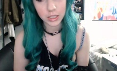 Hot Amateur Webcam Teen Masturbates For Their Fans