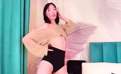 Webcam Teen masturbates and pretends you came in her mouth