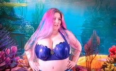 Close up MILF masturbation