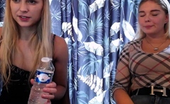 Amateur blonde masturbates on webcam