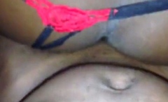 Gros Cul Blackette : Fessier rebondi en string