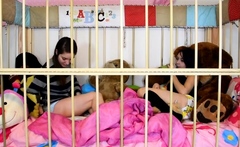 Taylor &amp; Mia: Wetting In Crib